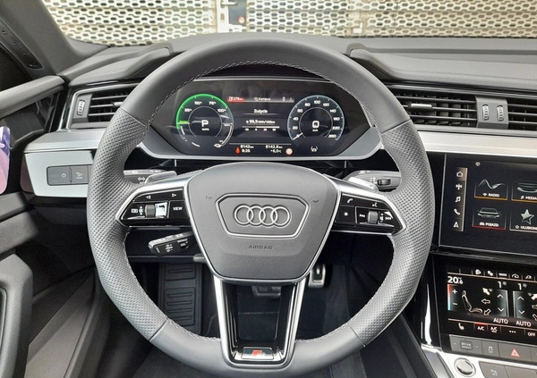Audi e-tron cena 299900 przebieg: 8135, rok produkcji 2023 z Nisko małe 781
